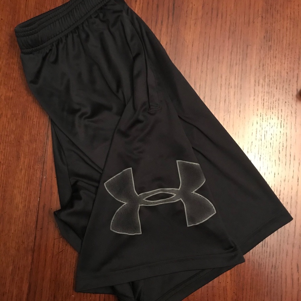 (2) Under Armour Heat Gear loose fit shorts 2 pair
